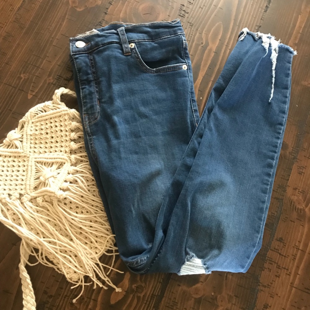 Free People High Waisted Distressed Jeans Size 31